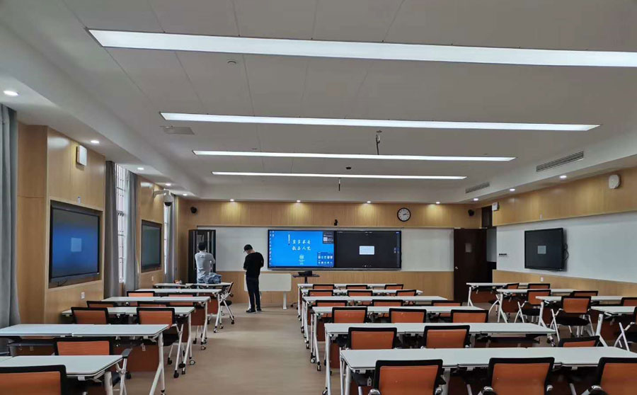 傳統(tǒng)教學模式與多媒體智慧教學模式